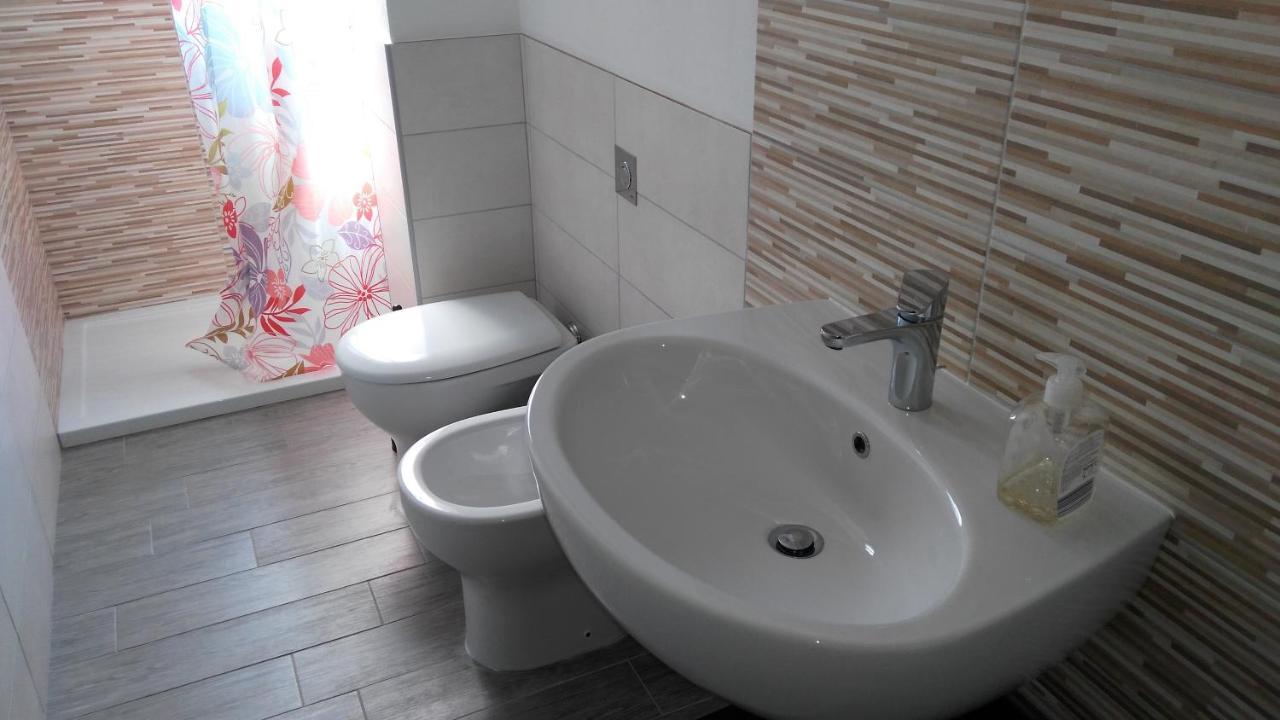 B&B Libellula Iglesias Bagian luar foto
